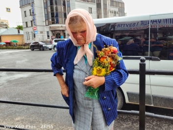 �����{ɫ�·������ڽֵ���

�жȿ��Ŷ��������Ԅ�����