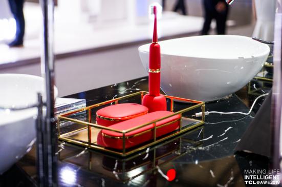 TCL��AWE�ٷŴ��У��������ܼҾӾ���W��ȫ��-ҕ Ȧ